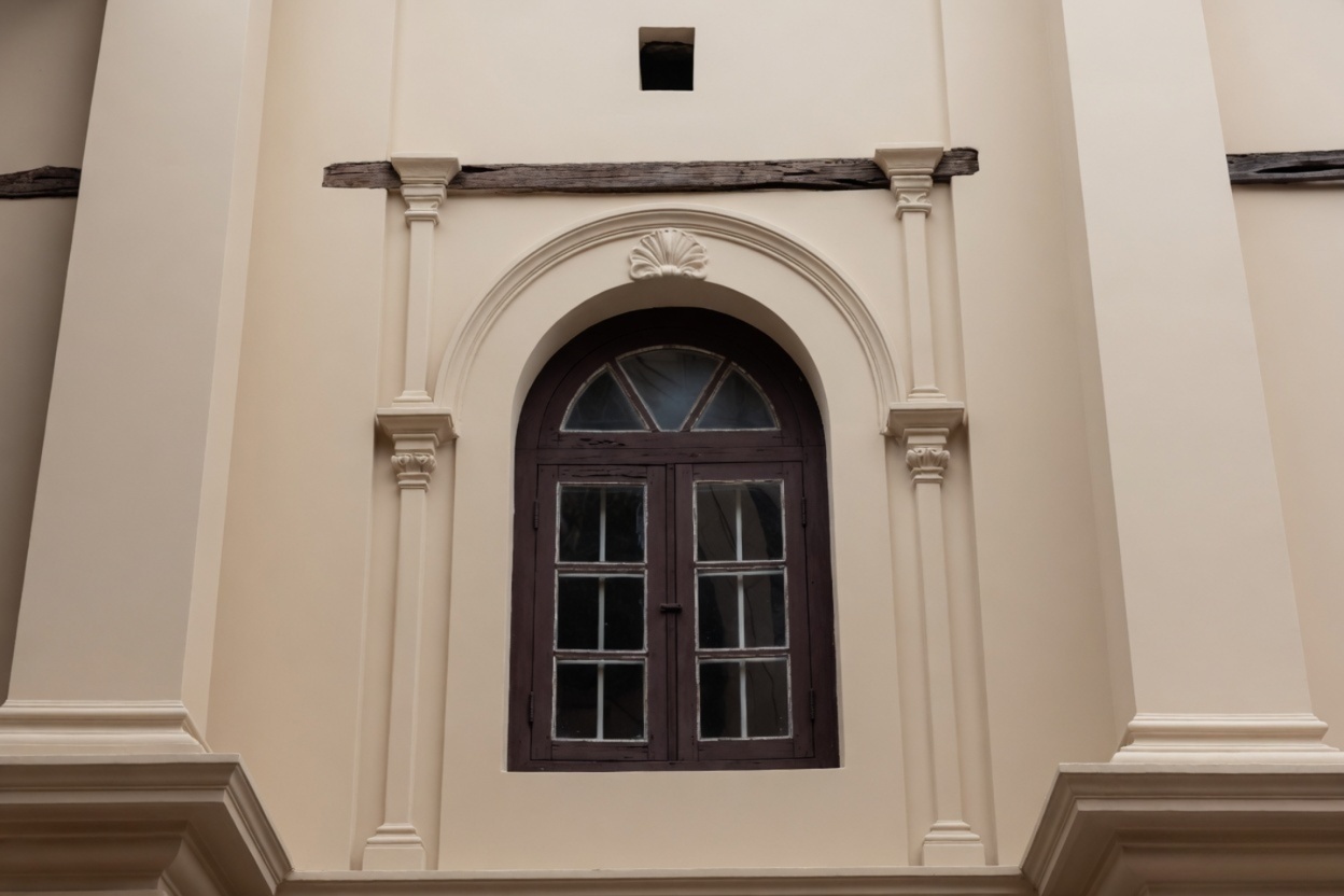 traditional mother of pearl shell windows in goan portuguese homes